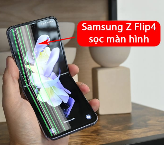màn hình Samsung Z Flip 4 bị vỡ hỏng màn hình - Tín Long Mobile